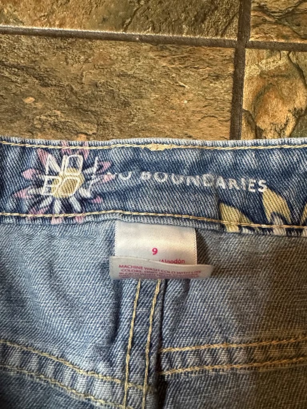 No Boundaries Light Wash Denim Daisy Cutoff Shorts - Picture 3 of 3